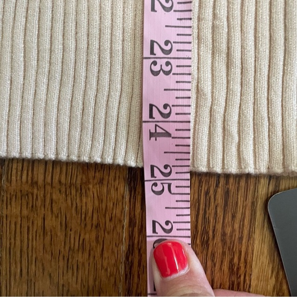 Bloggerlove Cream Sweater Tunic Black Trim, Size Medium, NWT - Picture 8 of 9